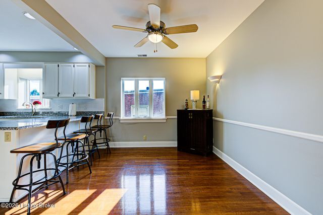 2126 Village Dr Unit 3, Louisville, KY 40205