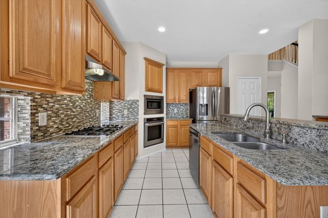 2328 Hunters Run Drive, Plano, TX 75025