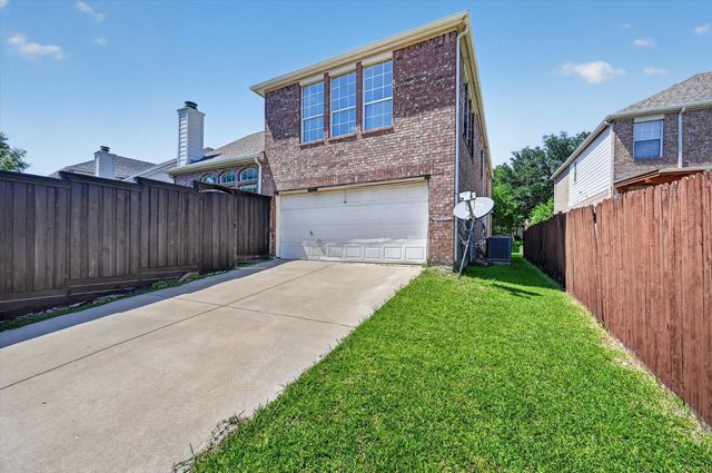 2328 Hunters Run Drive, Plano, TX 75025