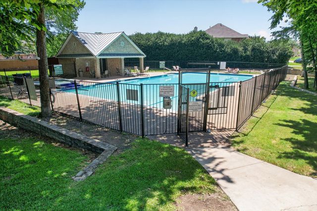 2328 Hunters Run Drive, Plano, TX 75025
