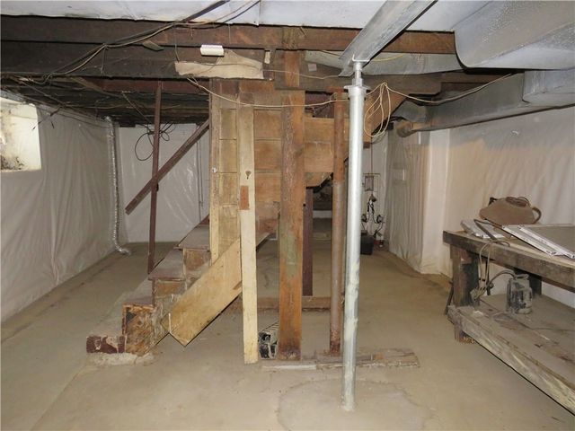 141 Zara St, Knoxville, PA 15210