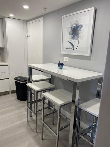 400 Kings Point Dr 526, Sunny Isles Beach, FL 33160