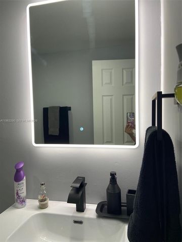 400 Kings Point Dr 526, Sunny Isles Beach, FL 33160