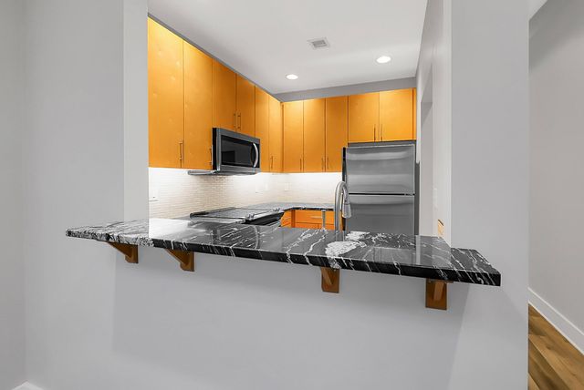 216 W 17th Street, Chattanooga, TN 37408