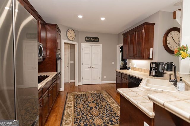 302 Shady Valley Drive, Carrollton, GA 30116