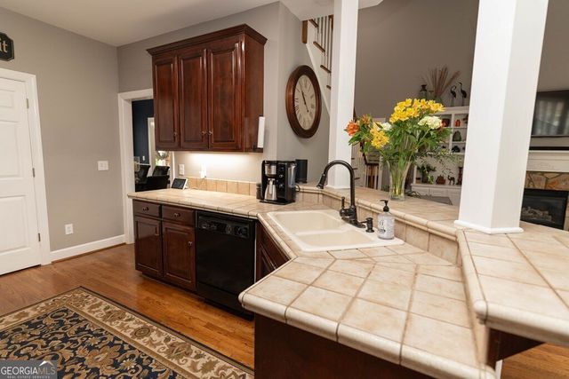 302 Shady Valley Drive, Carrollton, GA 30116