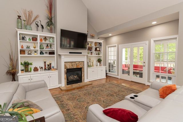 302 Shady Valley Drive, Carrollton, GA 30116