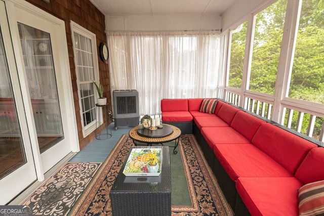302 Shady Valley Drive, Carrollton, GA 30116