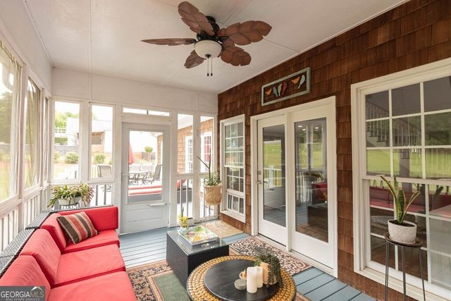 302 Shady Valley Drive, Carrollton, GA 30116