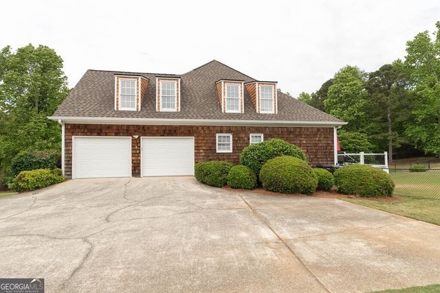 302 Shady Valley Drive, Carrollton, GA 30116