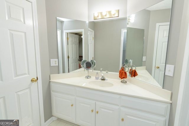 302 Shady Valley Drive, Carrollton, GA 30116