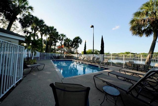 171 SW 96th Ave, Plantation, FL 33324