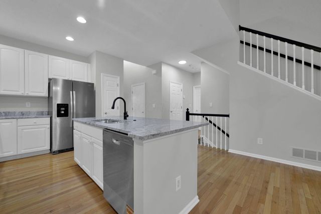 6052 Coventry Hurst Lane, Hilliard, OH 43026