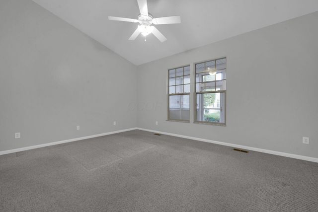 6052 Coventry Hurst Lane, Hilliard, OH 43026