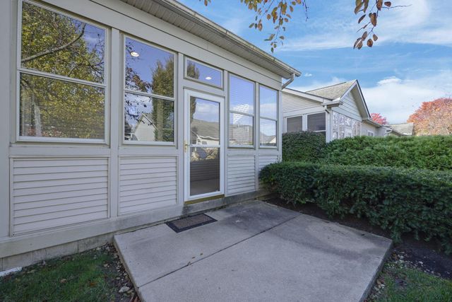 6052 Coventry Hurst Lane, Hilliard, OH 43026