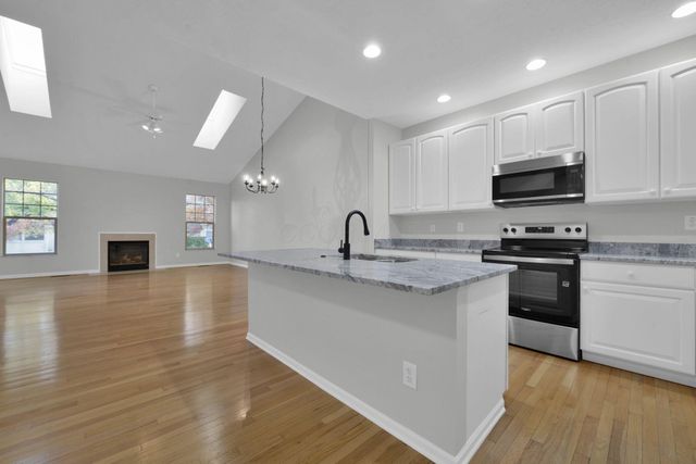 6052 Coventry Hurst Lane, Hilliard, OH 43026