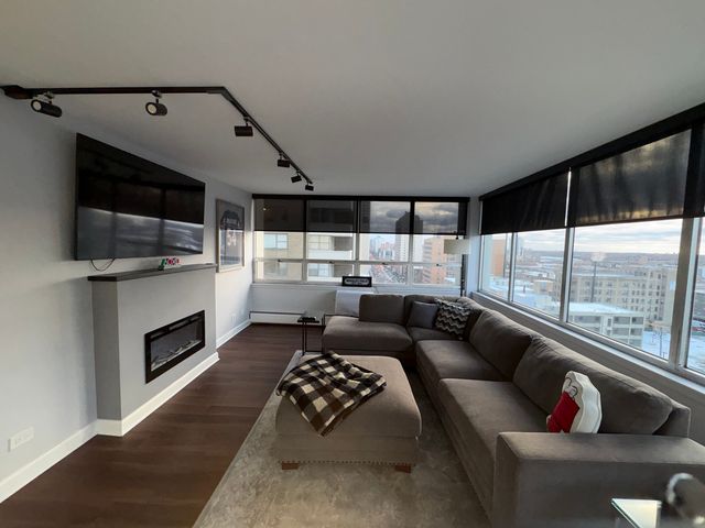 6171 N Sheridan Road 1102, Chicago, IL 60660