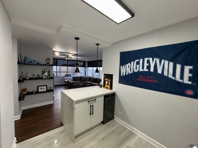 6171 N Sheridan Road 1102, Chicago, IL 60660