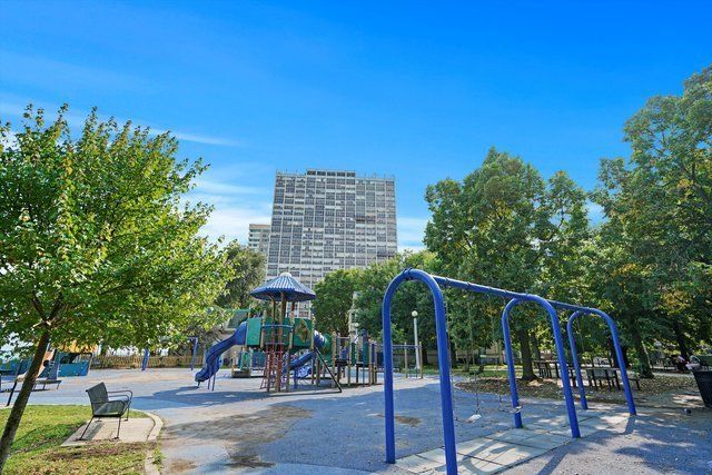 6171 N Sheridan Road 1102, Chicago, IL 60660