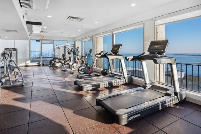 6171 N Sheridan Road 1102, Chicago, IL 60660