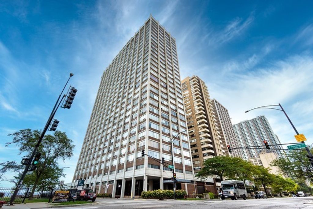 6171 N Sheridan Road 1102, Chicago, IL 60660