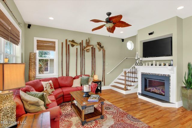 6261 Pontiac Drive, Kiln, MS 39556