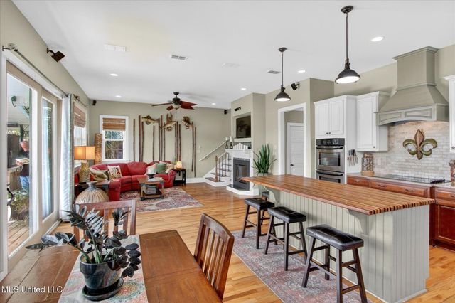 6261 Pontiac Drive, Kiln, MS 39556