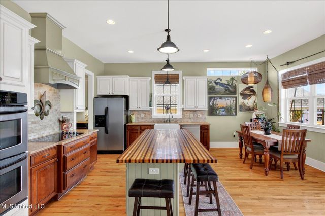 6261 Pontiac Drive, Kiln, MS 39556