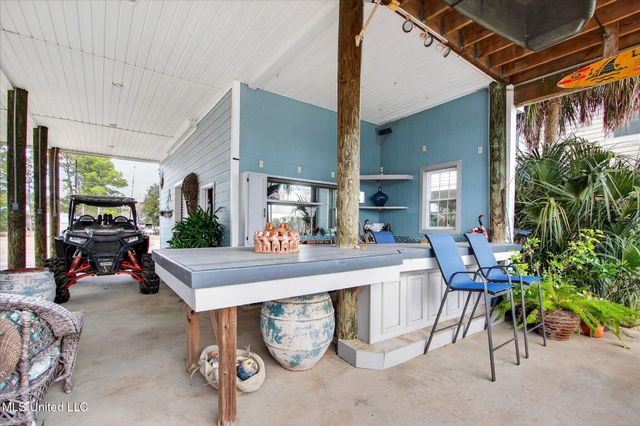 6261 Pontiac Drive, Kiln, MS 39556