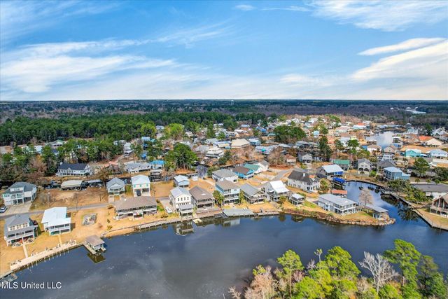 6261 Pontiac Drive, Kiln, MS 39556