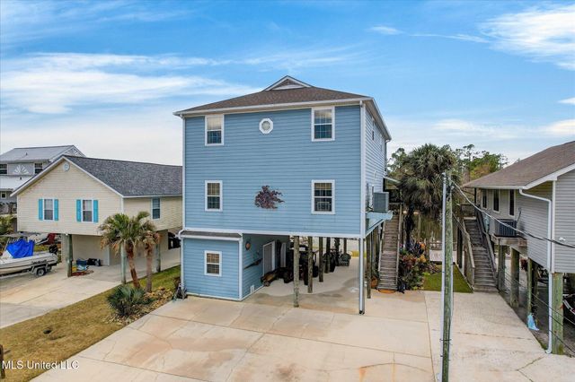 6261 Pontiac Drive, Kiln, MS 39556