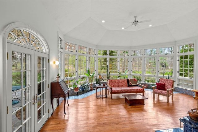 37 Oak Ridge Rd, Boxford, MA 01921