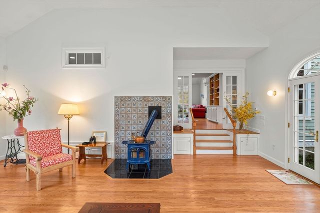 37 Oak Ridge Rd, Boxford, MA 01921