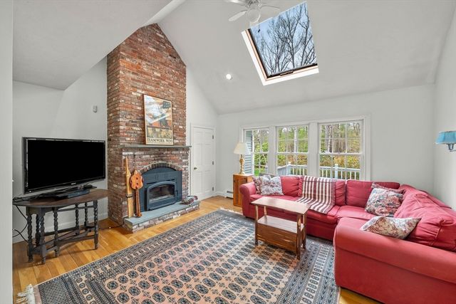 37 Oak Ridge Rd, Boxford, MA 01921