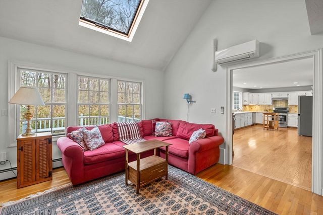 37 Oak Ridge Rd, Boxford, MA 01921