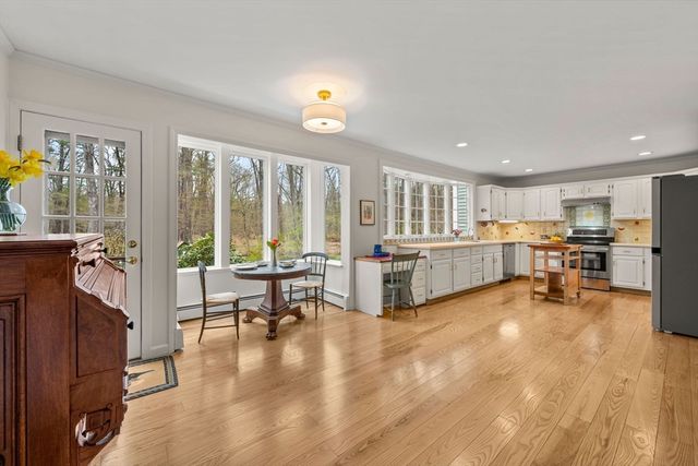 37 Oak Ridge Rd, Boxford, MA 01921