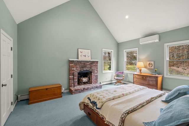 37 Oak Ridge Rd, Boxford, MA 01921