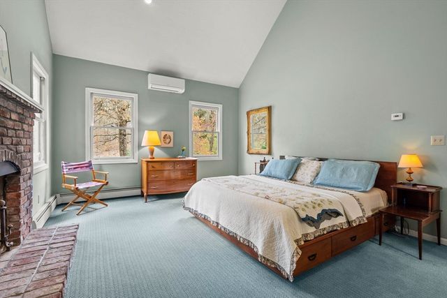 37 Oak Ridge Rd, Boxford, MA 01921