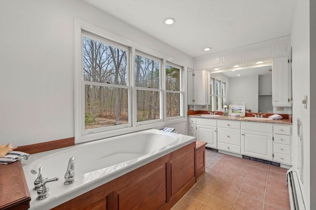 37 Oak Ridge Rd, Boxford, MA 01921