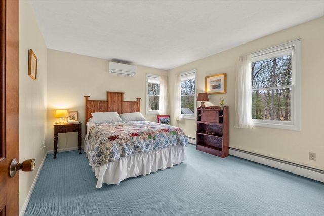 37 Oak Ridge Rd, Boxford, MA 01921