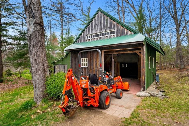 37 Oak Ridge Rd, Boxford, MA 01921
