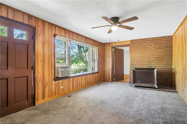 6666 Riverview Inn LN, Gloucester, VA 23061