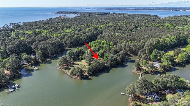 6666 Riverview Inn LN, Gloucester, VA 23061