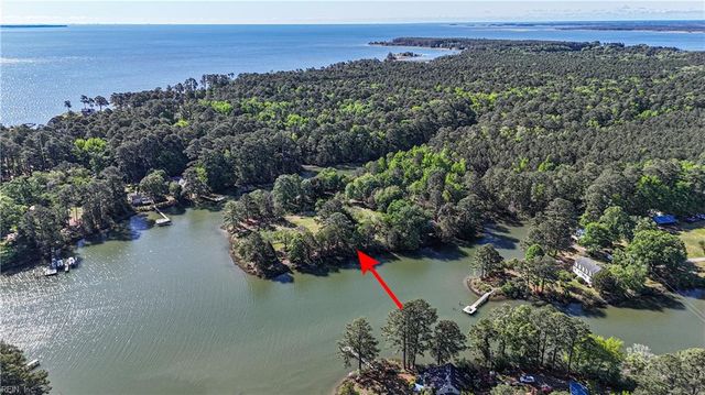 6666 Riverview Inn LN, Gloucester, VA 23061