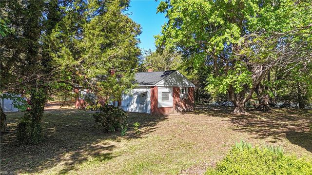 6666 Riverview Inn LN, Gloucester, VA 23061