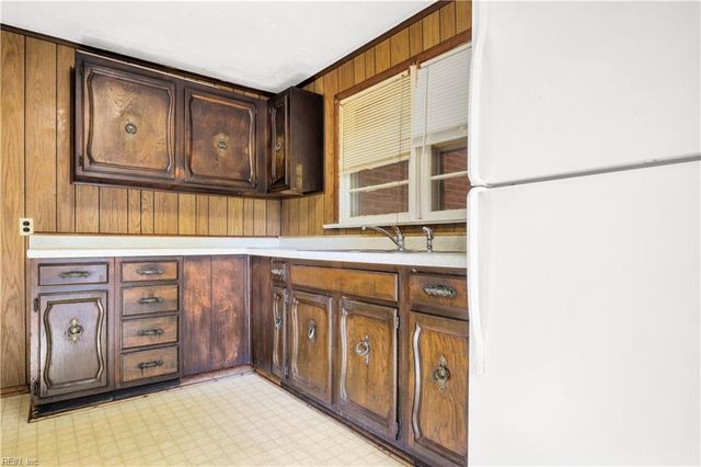 6666 Riverview Inn LN, Gloucester, VA 23061