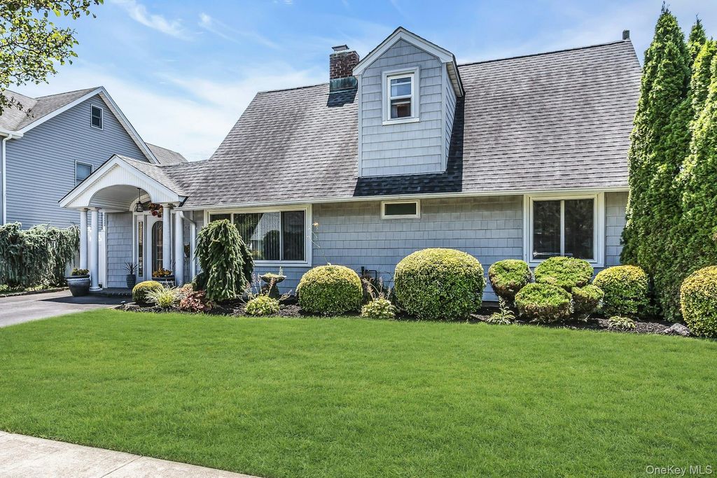 50 Sunrise Lane, Levittown, NY 11756 — photo 2