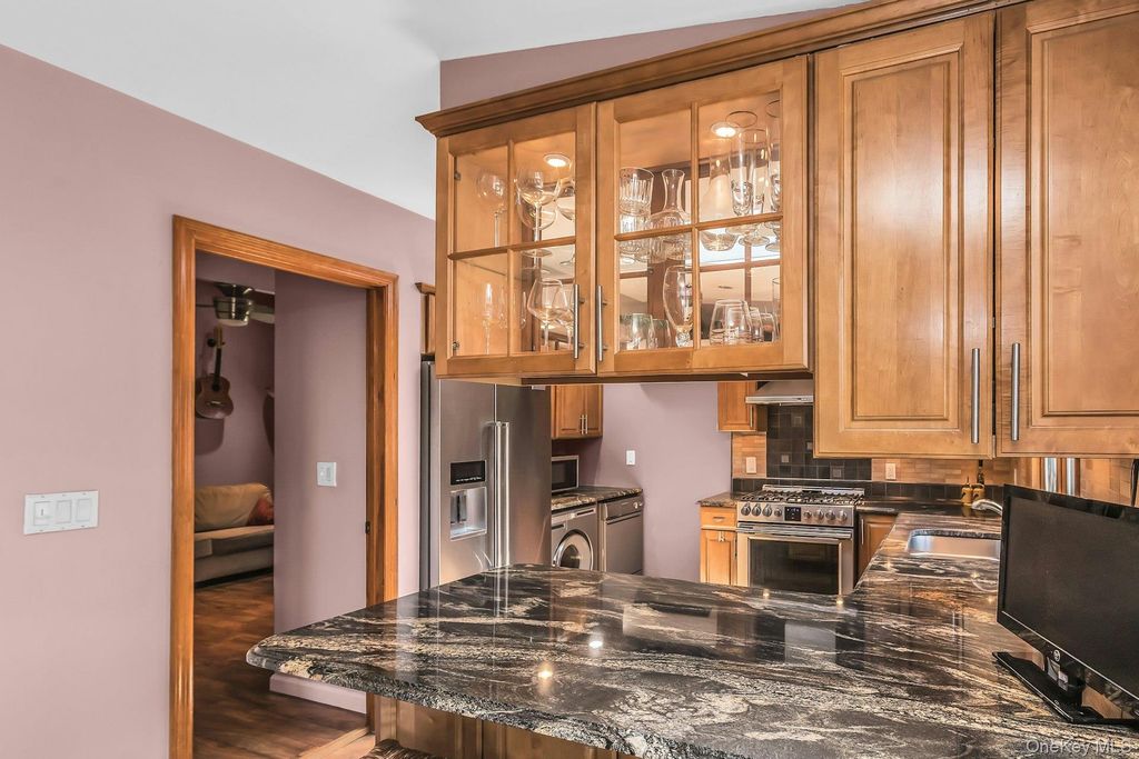 50 Sunrise Lane, Levittown, NY 11756 — photo 5
