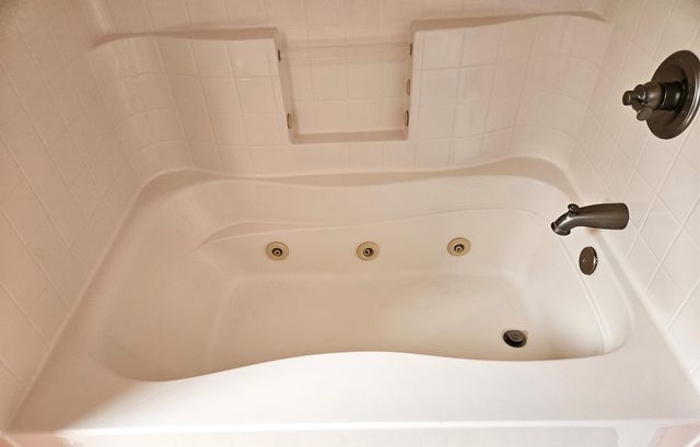 612 Woodland Dr., Murrells Inlet, SC 29576