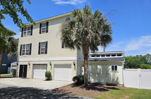 612 Woodland Dr., Murrells Inlet, SC 29576